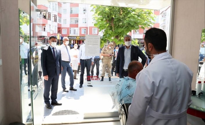 Tokat Valisi Ozan Balcı maske ve sosyal mesafe denetimi yaptı