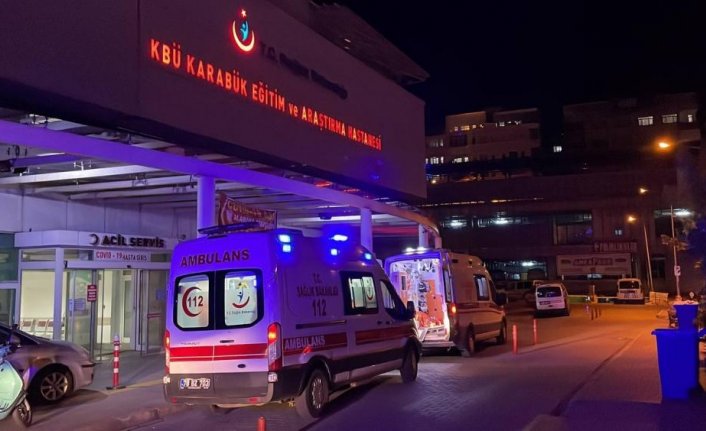 Karabük'te silahlı saldırıya uğrayan iki kişi yaralandı