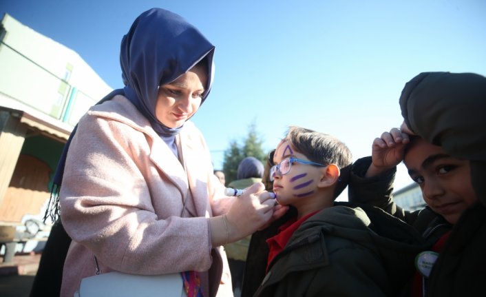 Düzce'de depremden etkilenen çocuklar okullardaki etkinliklerle moral buluyor