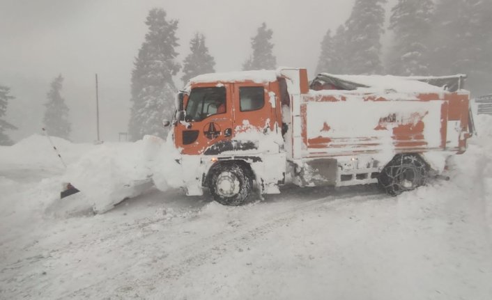 Artvin-Ardahan kara yolu kar nedeniyle ulaşıma kapandı