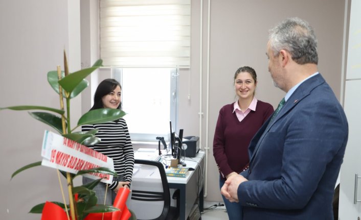 19 Mayıs Belediye Başkanı Topaloğlu'ndan sağlık çalışanlarına ziyaret