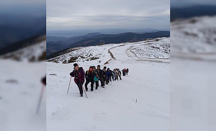 Dağcılar, Sarıkamış şehitleri için Ilgaz'ın zirvesinde 13 kilometre yürüdü