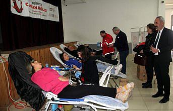 Sinop'ta öğrenci velileri kan bağışında bulundu