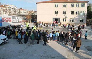 Mobil Trafik Eğitim Tırı Amasya'da öğrencileri...