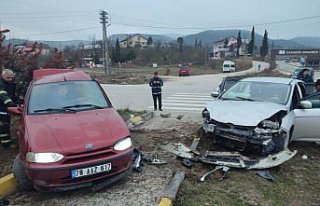 Karabük'te otomobille çarpışan aracın sürücüsü...