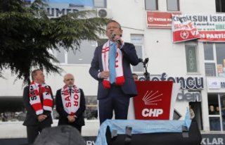 CHP Genel Başkanı Özel, partisinin Samsun mitinginde...
