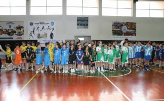 Amasya'da hentbol turnuvası yapıldı