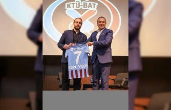 Trabzonspor Teknik Direktörü Avcı, “Spor Hayatına Bakış“ sempozyumuna katıldı: