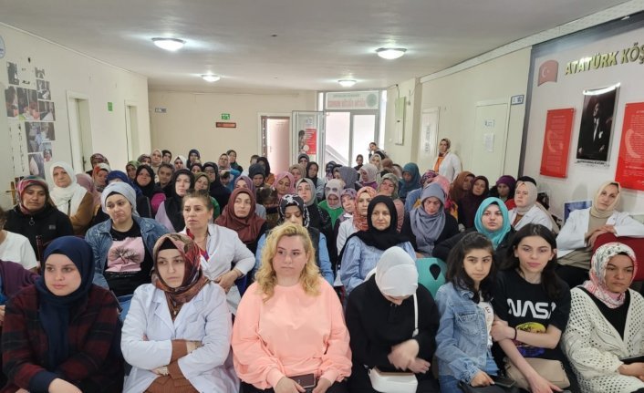Tekkeköy'de kadınlara “dijital pazarlama ve dijital okuryazarlık“ eğitimi verildi