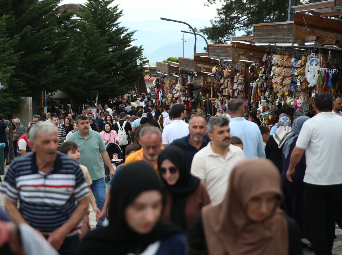 Ordu'yu kuş bakışı izleme imkanı sunan Boztepe'de bayram hareketliliği yaşanıyor