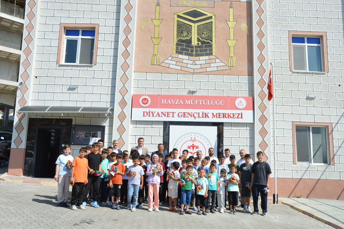 Havza Kaymakamı Serin ve Belediye Başkanı İkiz, Diyanet Gençlik Merkezi'ni ziyaret etti