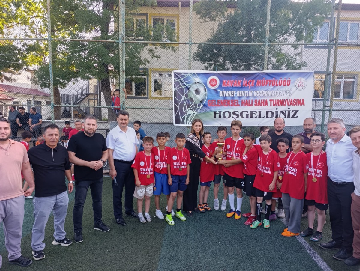 Kavak'ta yaz Kur'an kursu öğrencileri futbol turnuvasında buluştu