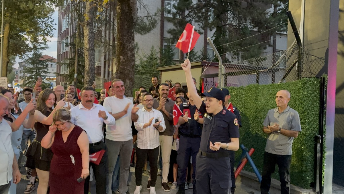 Samsun'da bedensel engelli gence asker eğlencesi düzenlendi