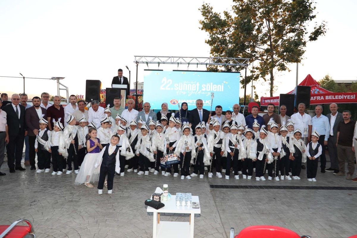 22. GELENEKSEL SÜNNET ŞÖLENİ’NDE ÇOCUKLAR DOYASIYA EĞLENDİ