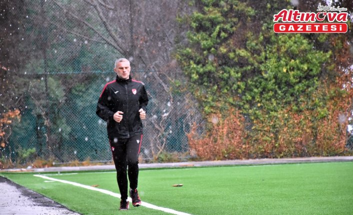 Süper Lig'in profesör hakemi, öğrencilerini spora yönlendiriyor
