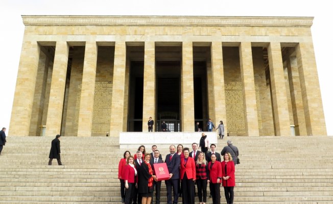 Anıtkabir'deki Türk Bayrağı Bilfen Ankara Çayyolu'nda