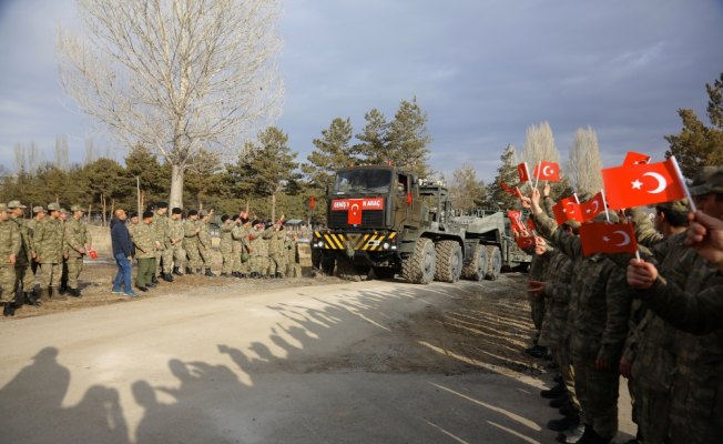 Mehmetçik Afrin'e dualarla uğurlandı