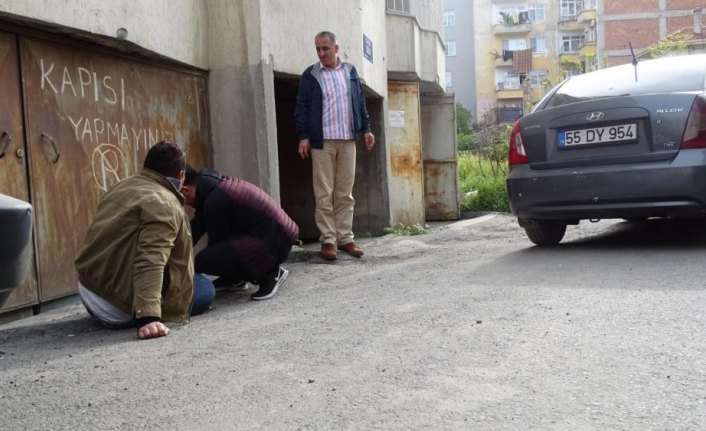 Dolandırıcılık zanlısını darbettikten sonra polise teslim ettiler