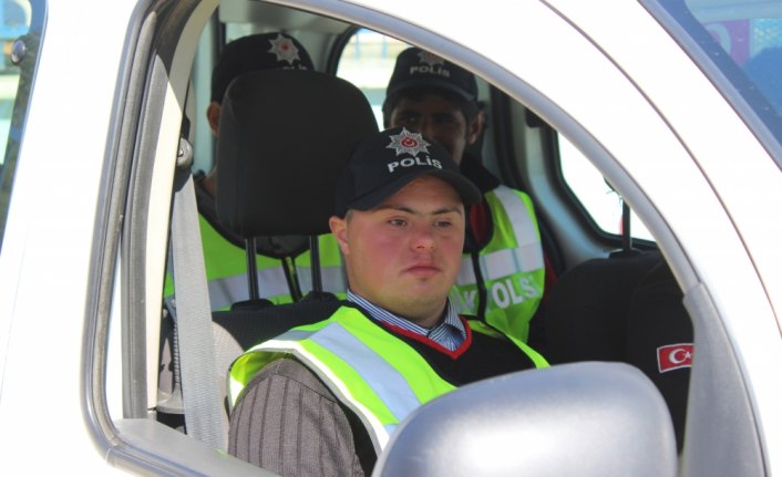 Engelli öğrenciler polisin uygulama çalışmasına katıldı