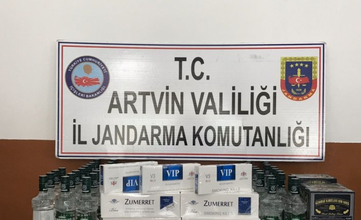 Artvin'da kaçak içki ve sigara ele geçirildi