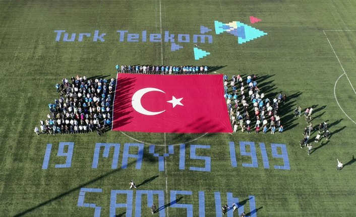 Türk Telekom 19 Mayıs'ı koreografi ile kutladı