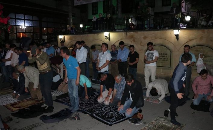 Şeyh Şaban-ı Veli Külliyesi'nde Kadir Gecesi yoğunluğu