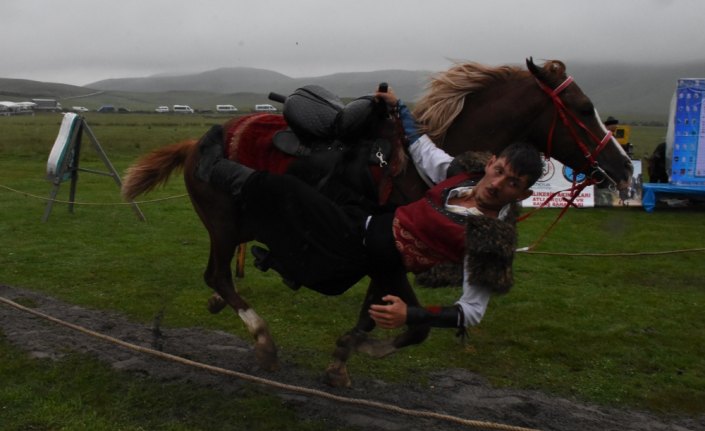 Emir Kümbet ve 6 bin şehit anıldı