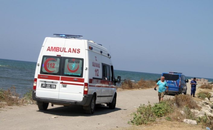 Boğulma tehlikesi geçiren 3 kişi kurtarıldı