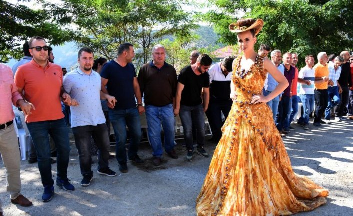 Pestil ve köme işlemeli gelinlik ilgi gördü