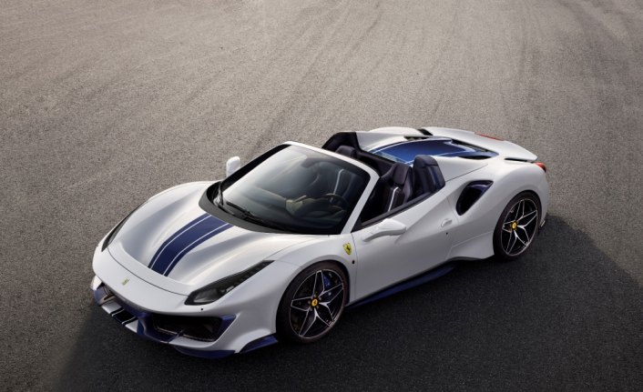 Ferrari 488 Pista Spider tanıtıldı