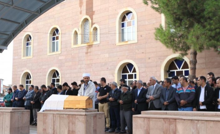 Elif bebek gözyaşları içinde son yolculuğuna uğurlandı