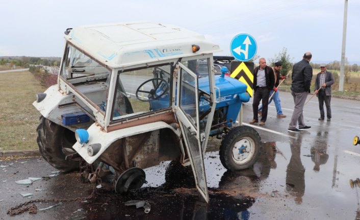 Kastamonu'da cip ile traktör çarpıştı: 4 yaralı