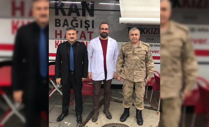 Emniyet Müdürü ve Jandarma Komutanından kan bağışı