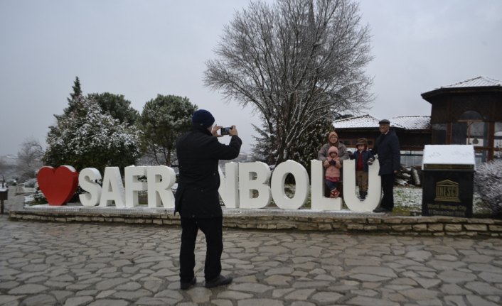 Safranbolu beyaz gelinliğini giydi