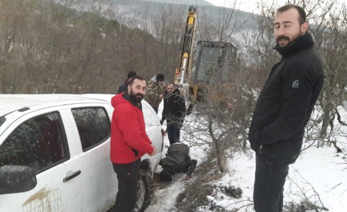 Tokat'ta karda mahsur kalan işçiler 9 saatte kurtarıldı