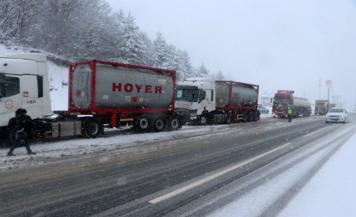 Bolu Dağı geçişi ulaşıma kapandı