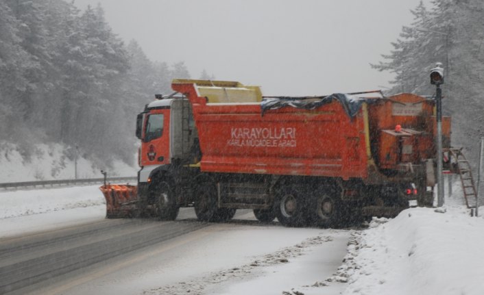 Bolu'da Dağı'nda kar yağışı