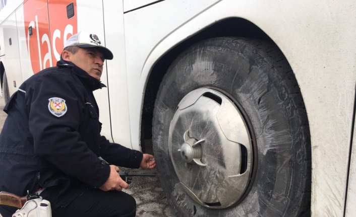 Çorum'da yolcu otobüslerine kış lastiği denetimi