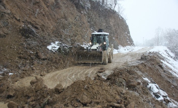 Düzce'de heyelan