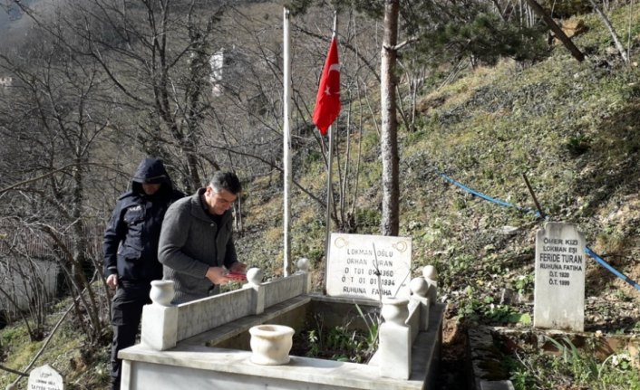 Şehit meslektaşlarının mezarlarının bakımını yaptılar