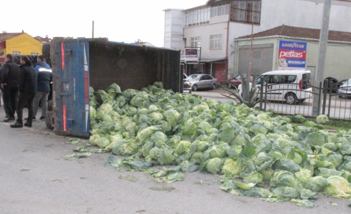 Bafra'da traktör devrildi: 1 yaralı