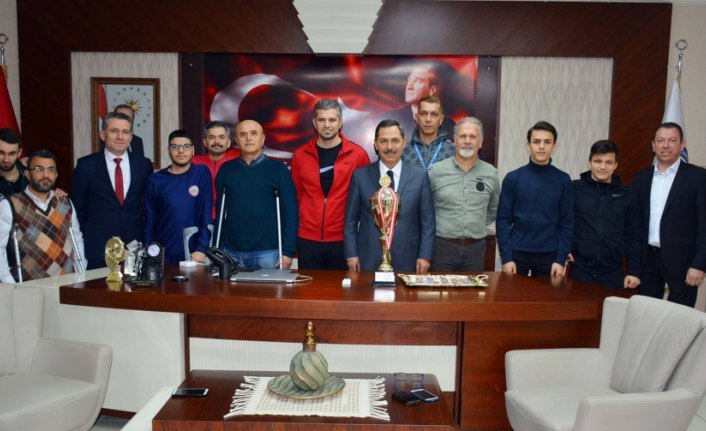 Ereğli Belediyespor Paravoley Takımı'na altın ödülü