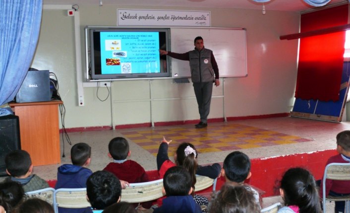 Öğrencilere obezite ve dengeli beslenme anlatıldı