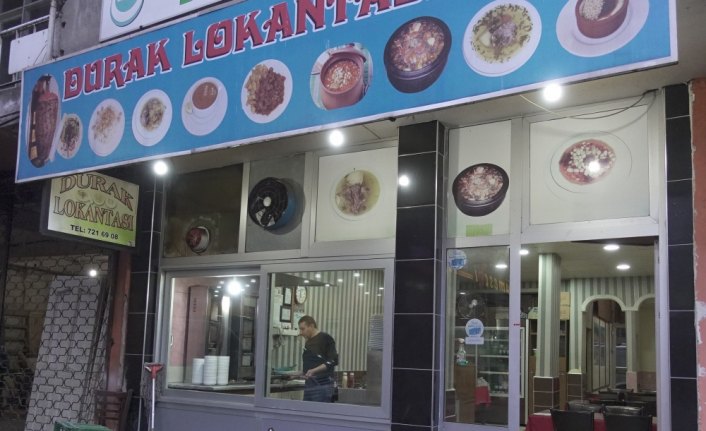 Poşette bulduğu 300 bin lirayı sahibine teslim etti