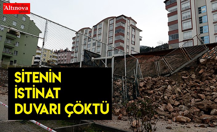 Sitenin istinat duvarı çöktü