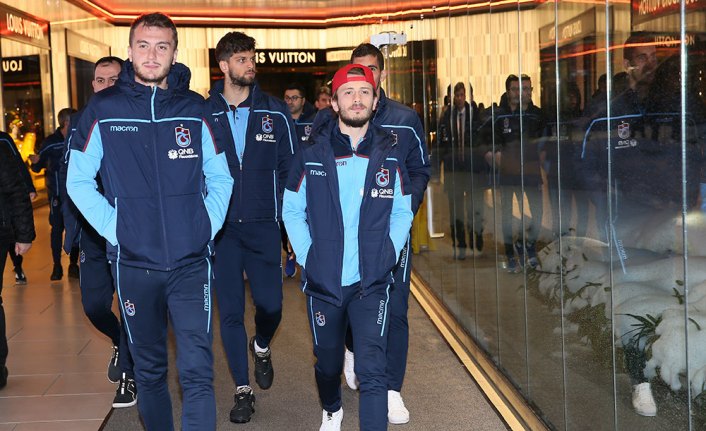 Trabzonspor'da yönetim, futbol takımıyla yemekte buluştu