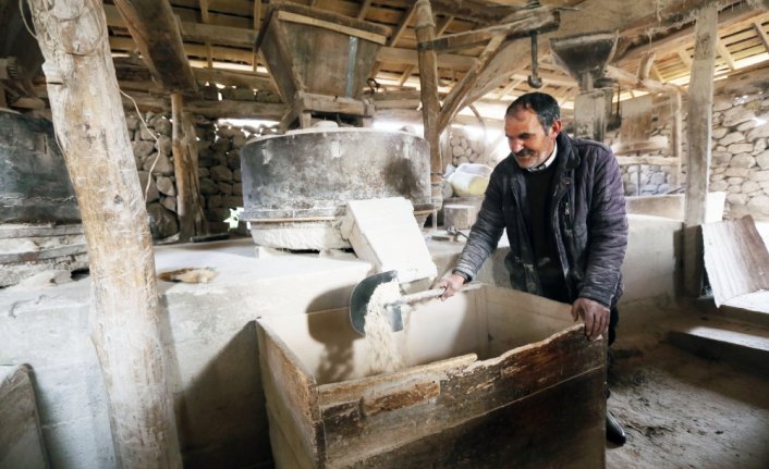 Değirmenin çarkı dördüncü kuşak torunla dönüyor