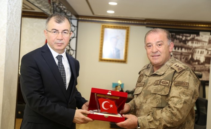 Tümgeneral Hacıoğlu'ndan Vali Doruk'a ziyaret