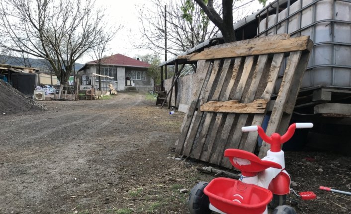 Bebeğindeki keneyi çıkaran baba hayatını kaybetti