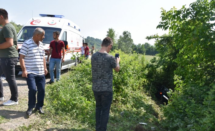 Bartın'da otomobil şarampole devrildi: 4 yaralı